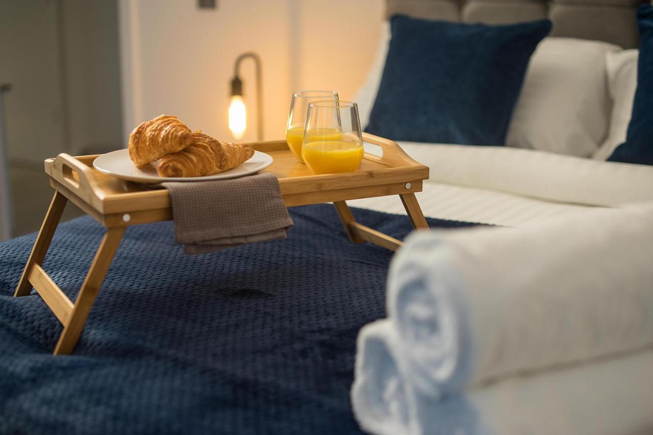 Luxury King Bed Apartment & Free Parking Cambridge  Exterior photo